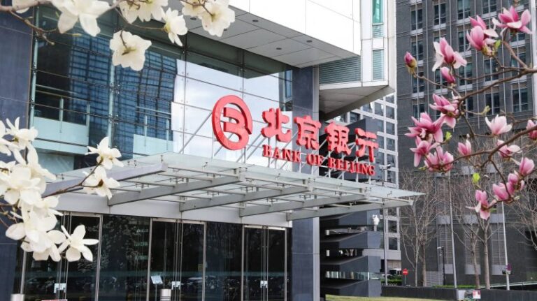 台风+暴雨+强对流三预警齐发，“蝴蝶”中午前后还将登录